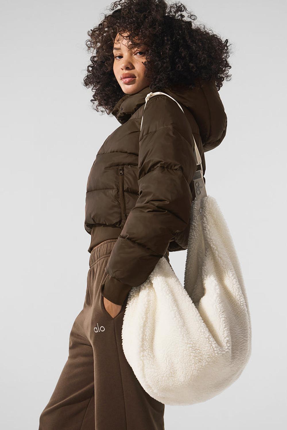 Bolso Bandolera Alo Yoga Sherpa Om The Go Hombre Ivory | Chile  46709-BQTL