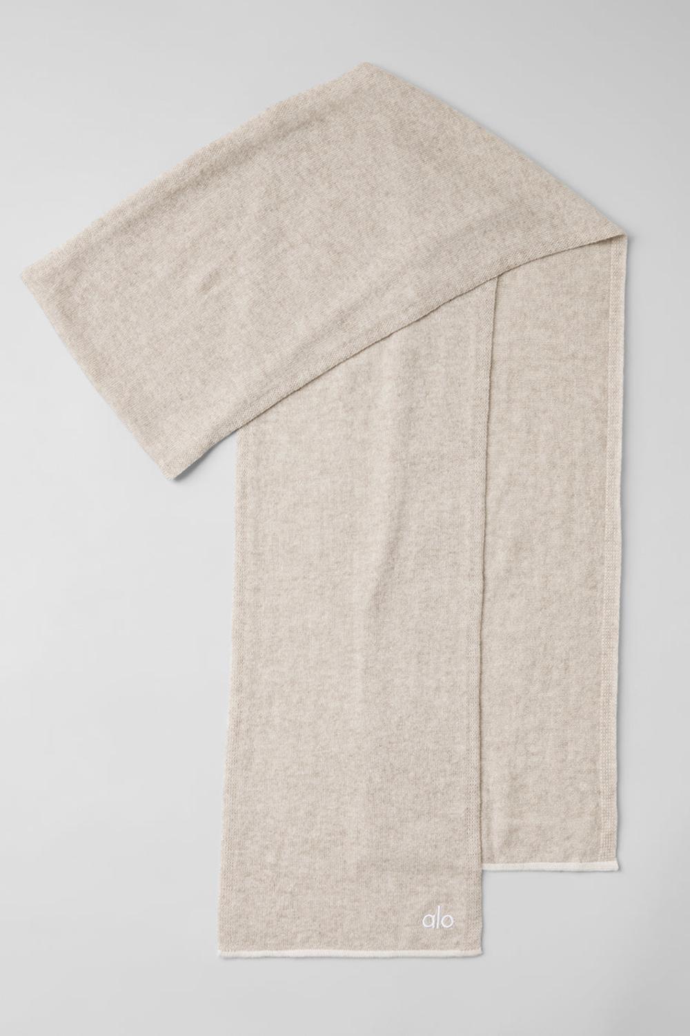 Bufanda Alo Yoga Cashmere Light Frosted Mujer Winter Latte / Ivory | Chile  65817-EYHX