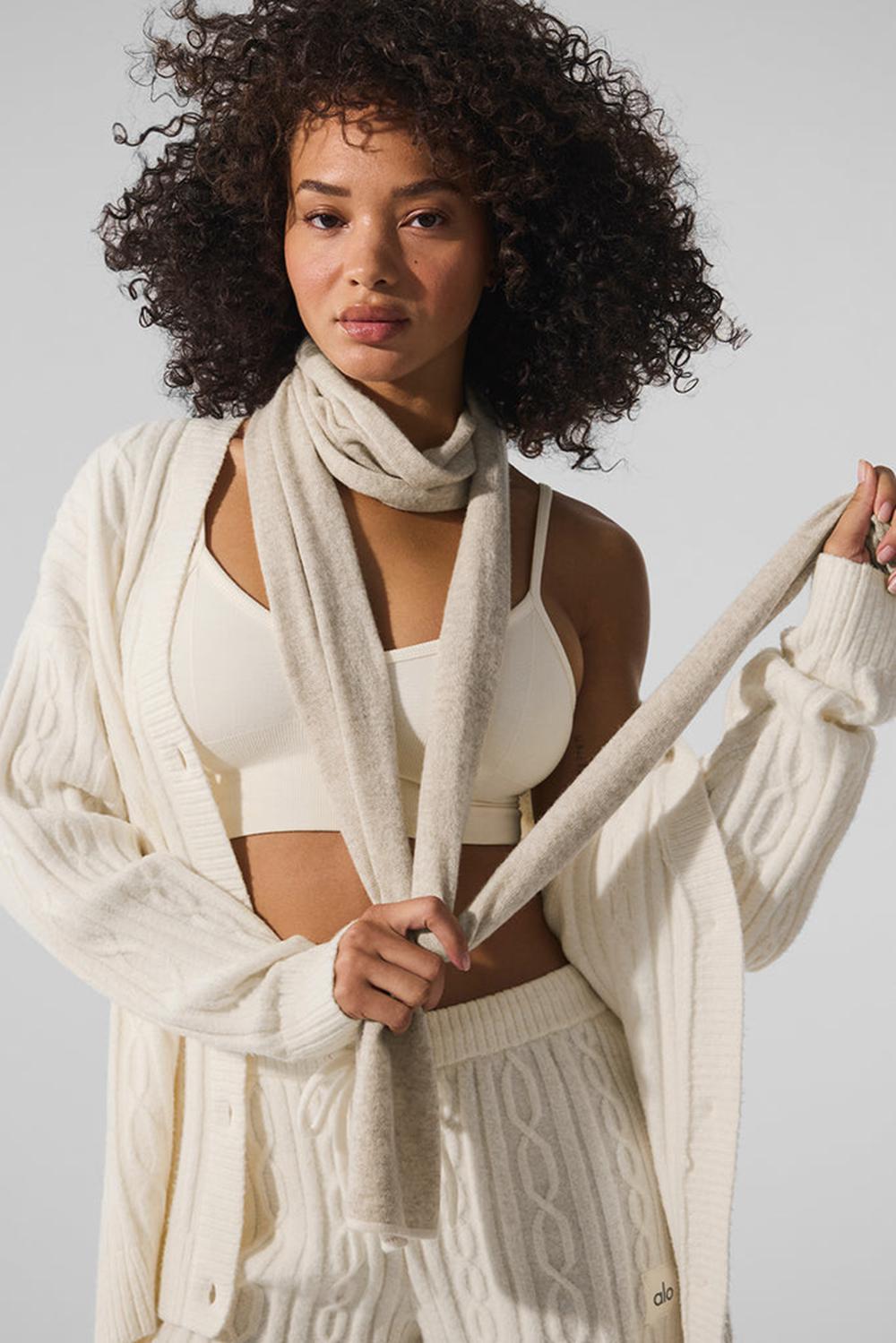 Bufanda Alo Yoga Cashmere Light Frosted Mujer Winter Latte / Ivory | Chile  65817-EYHX