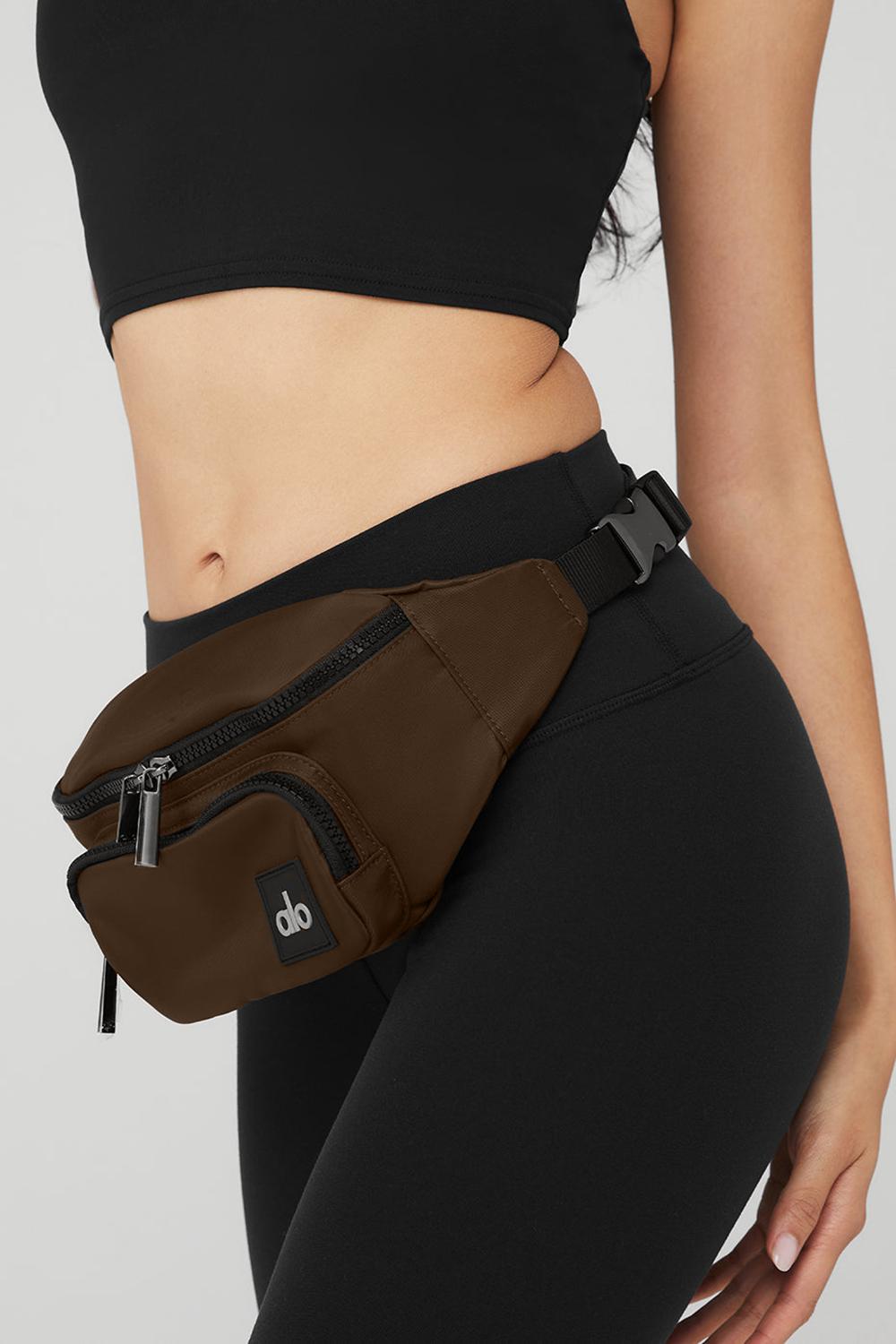 Bum Bags Alo Yoga Explorer Fanny Pack Mujer Espresso | Chile  39507-DGRH