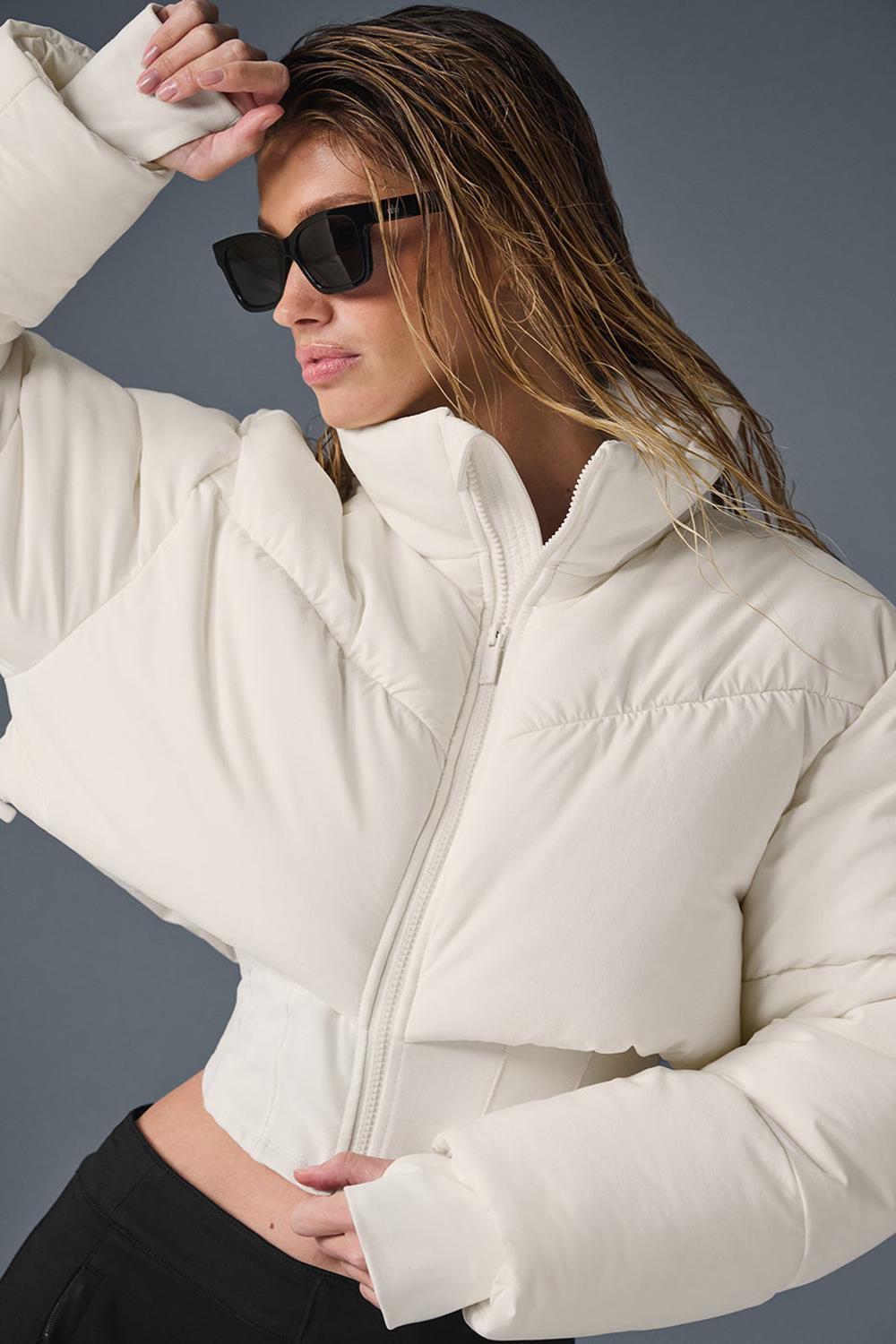 Chaqueta Puffer Alo Yoga Main Act Corset Mujer Ivory / Ivory | Chile  65321-DLJO