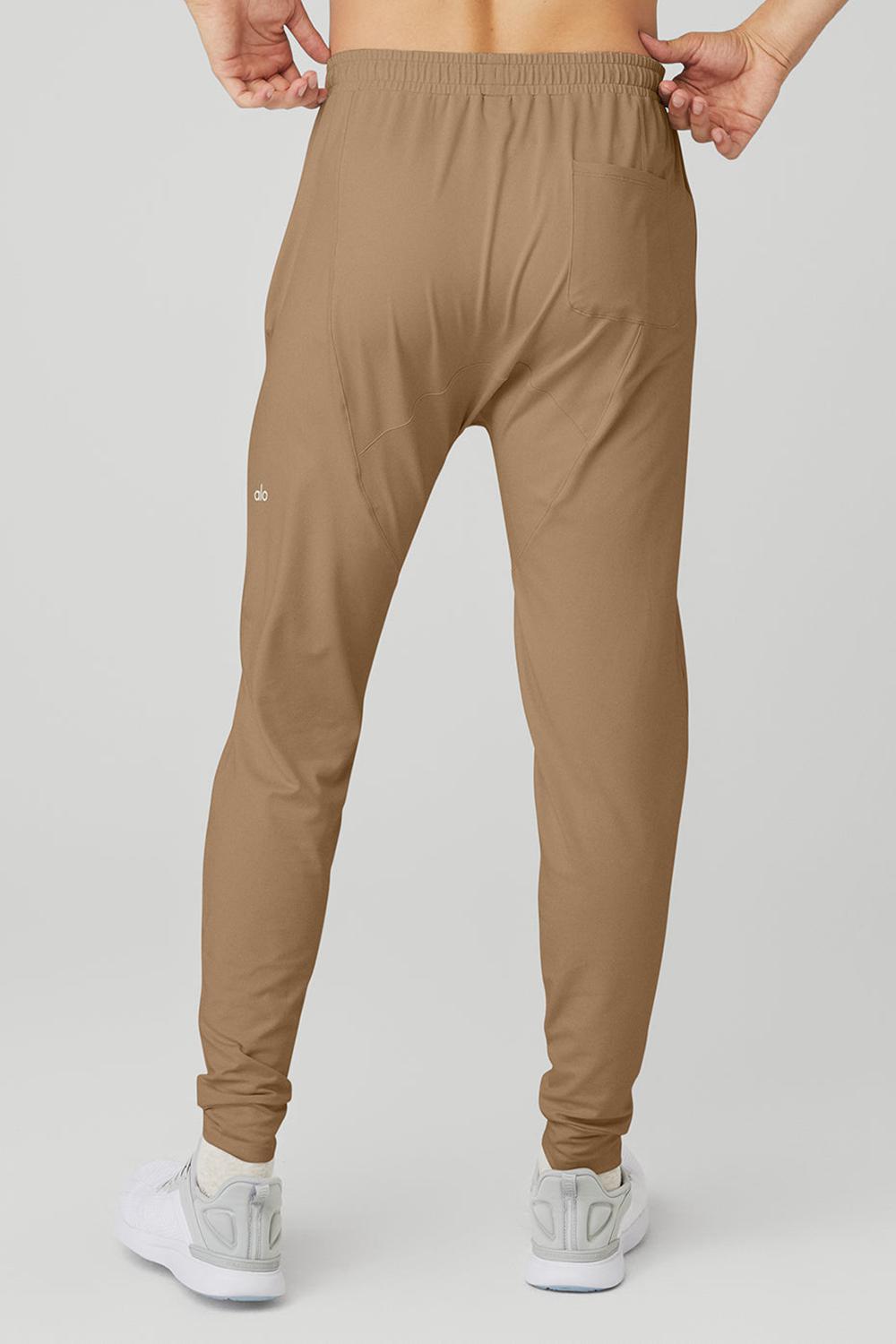 Pantalon Alo Yoga Conquer Revitalize Hombre Gravel | Chile  27031-VUJI