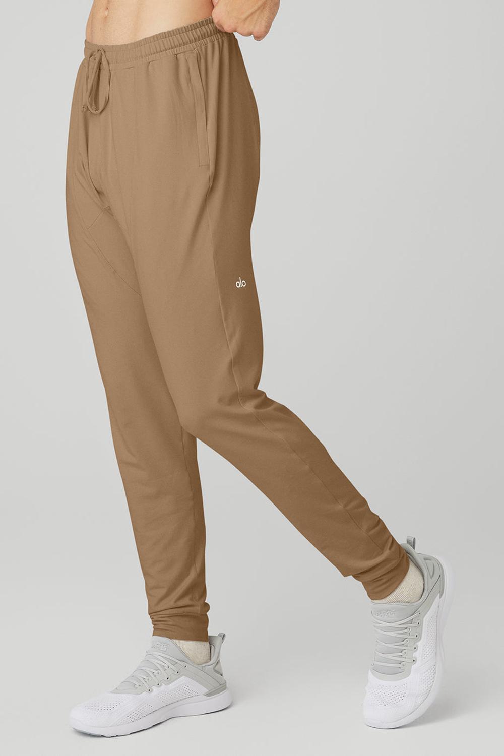 Pantalon Alo Yoga Conquer Revitalize Hombre Gravel | Chile  27031-VUJI