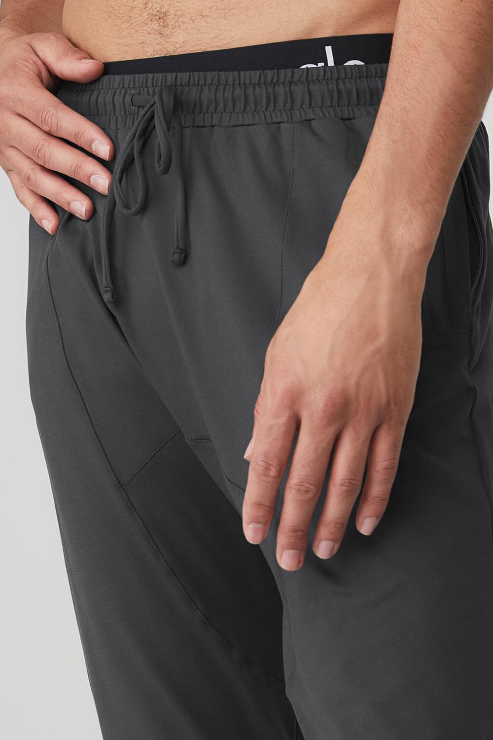 Pantalon Alo Yoga Conquer Revitalize Hombre Anthracite | Chile  53769-CGSX