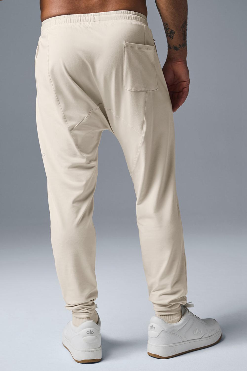 Pantalon Alo Yoga Conquer Revitalize Hombre Bone | Chile  37829-LZHY