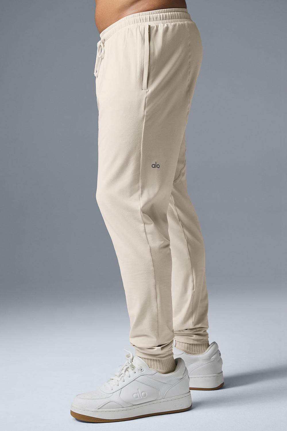 Pantalon Alo Yoga Conquer Revitalize Hombre Bone | Chile  37829-LZHY