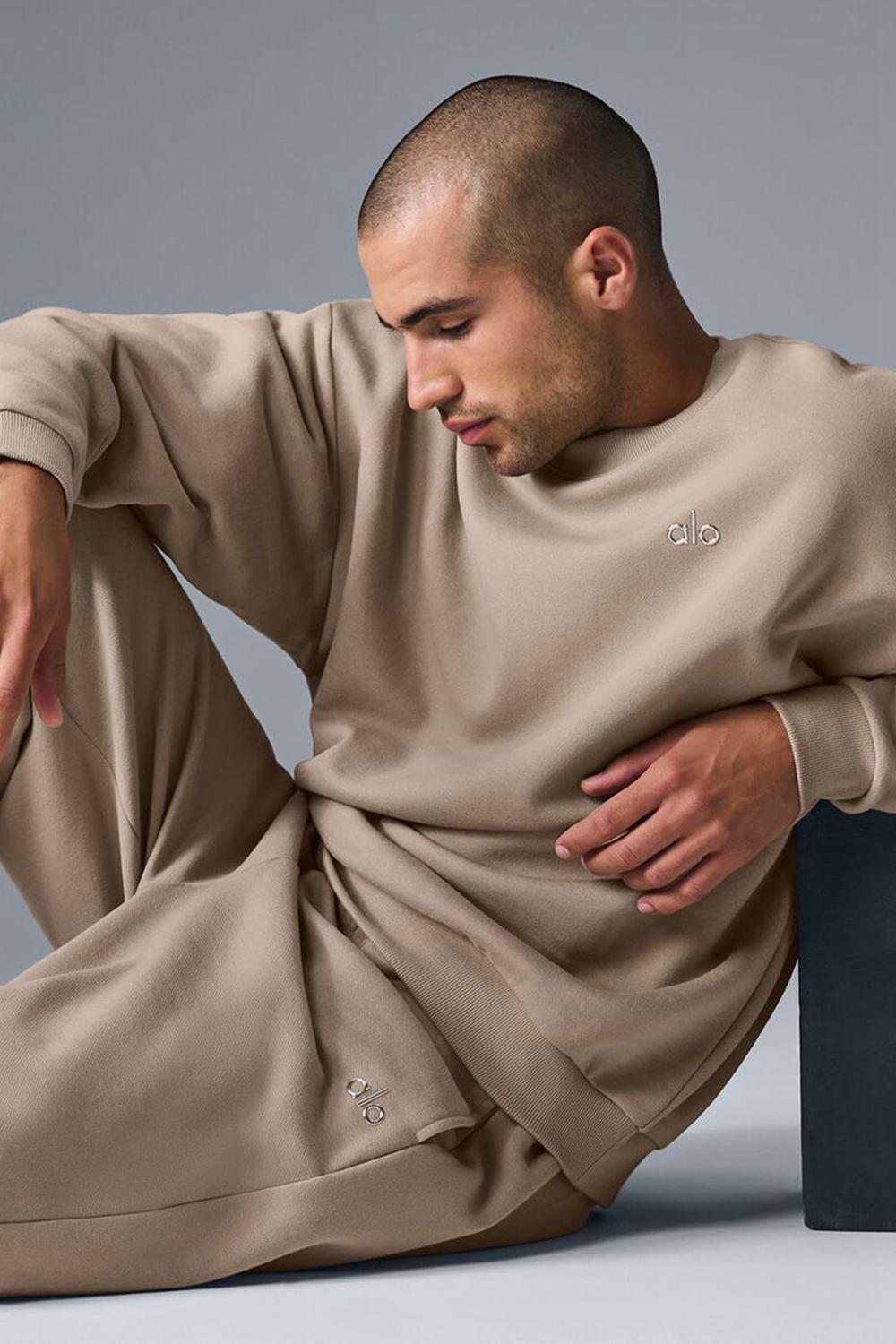 Pullover Alo Yoga Accolade Crew Neck Hombre Gravel | Chile  01274-NZAP