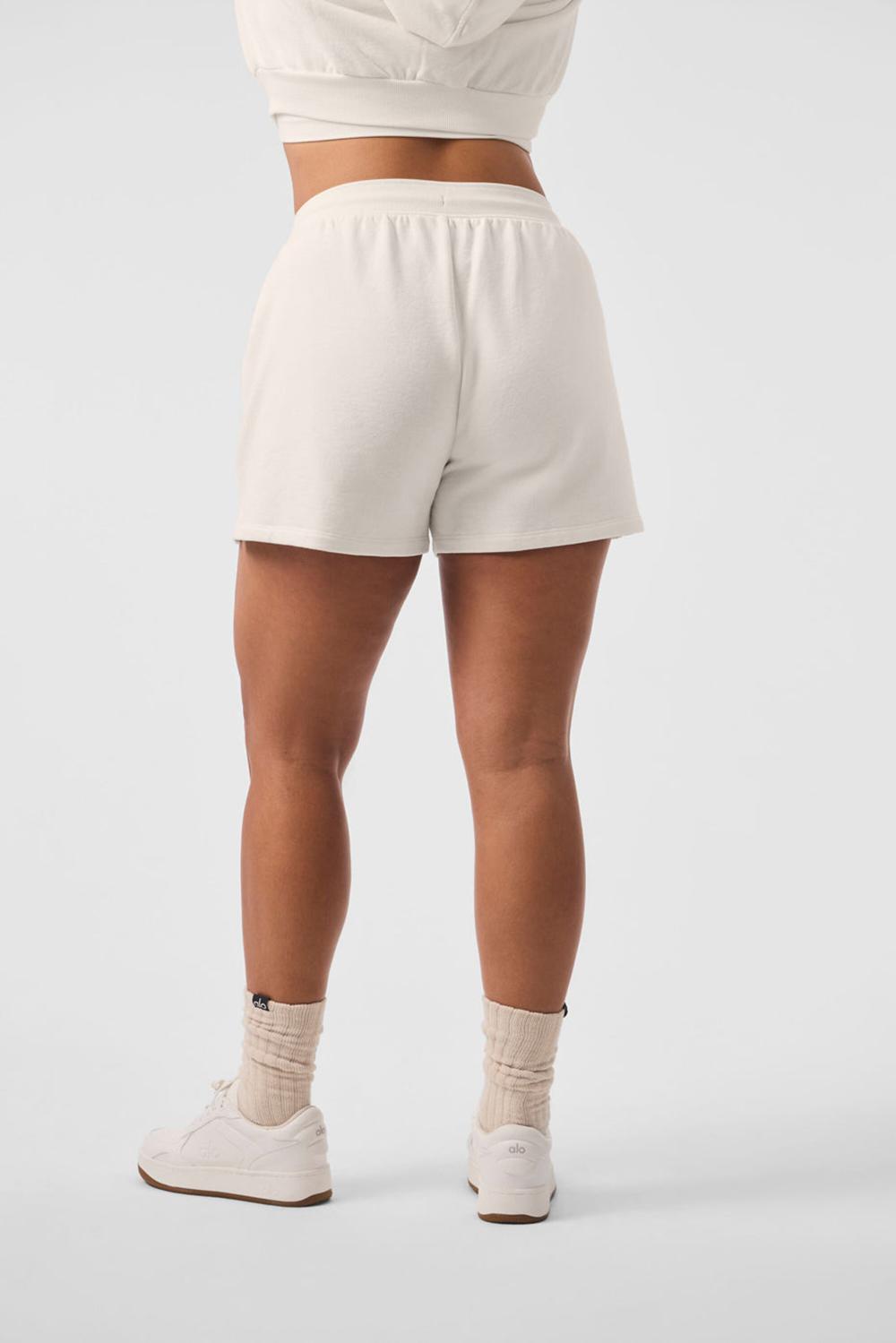Short Alo Yoga Low Key Sweat Mujer Ivory | Chile  19572-ZRIH