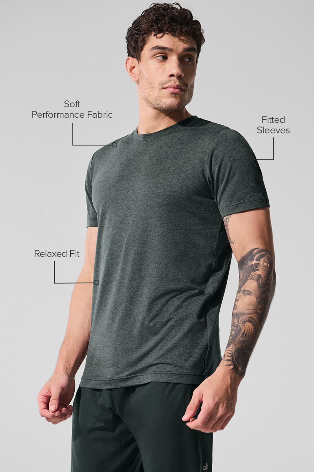 Short Sleeve Alo Yoga Conquer Reform Crewneck Hombre Verde | Chile  28456-JWKC