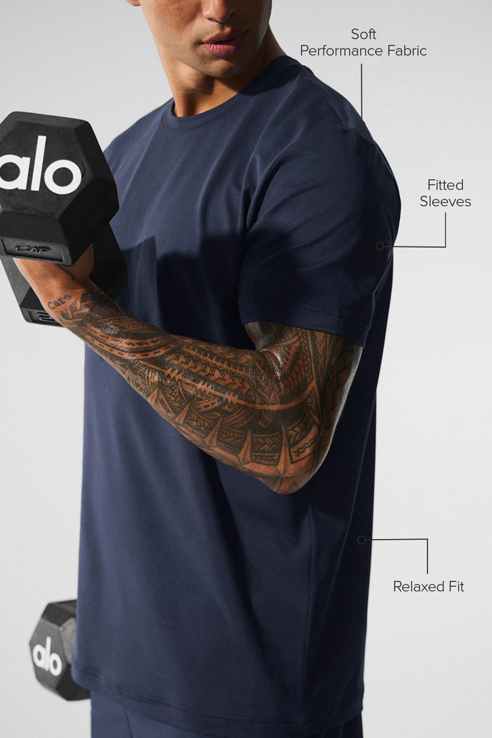 Short Sleeve Alo Yoga Conquer Reform Crewneck Hombre Azul Marino | Chile  61847-TLPO