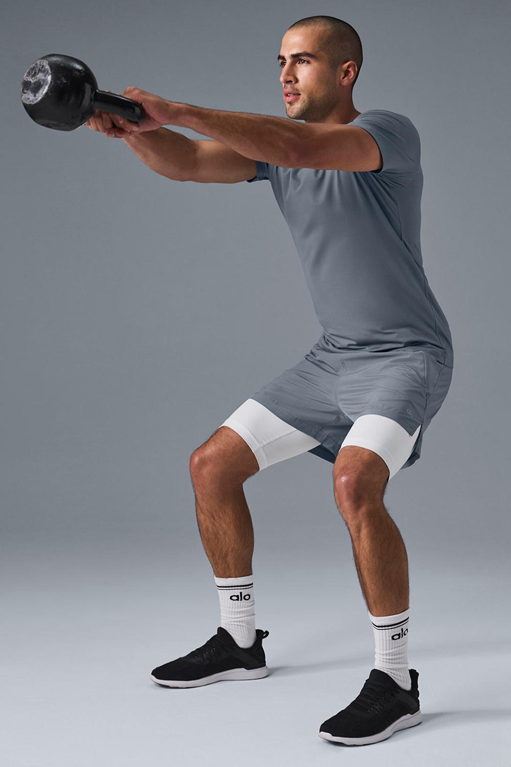 Short Sleeve Alo Yoga Conquer Reform Crewneck Sleeve Hombre Gris | Chile  35984-ATHM